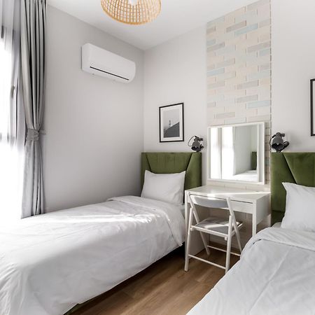 Caesar Blue Seaside Luxury Apartments Gastria Exterior photo
